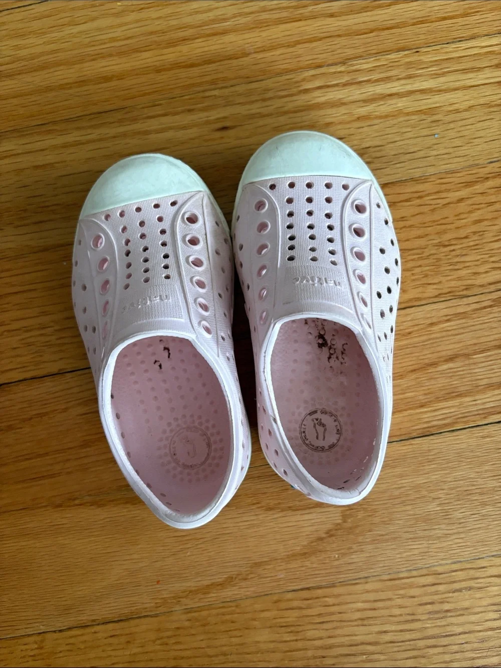 Native Kids Water-Friendly Slip-On Shoes in Light Pink and White